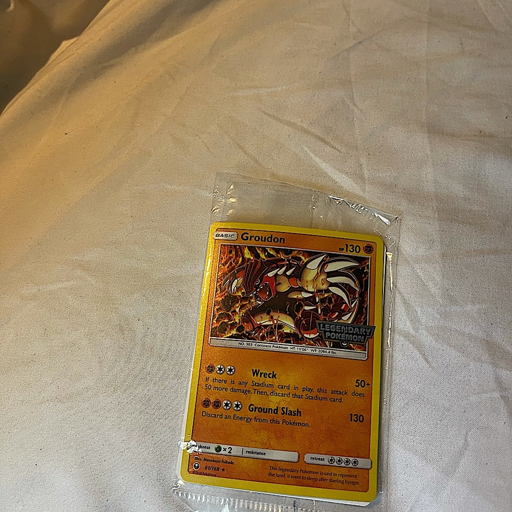LEGENDARY GROUDON (special edition Pokémon card)